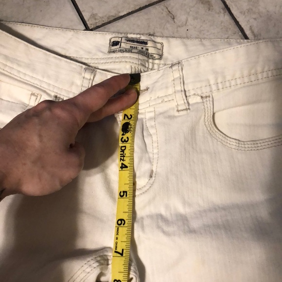 FREE PEOPLE cream textured denim size 26! - Picture 6 of 8
